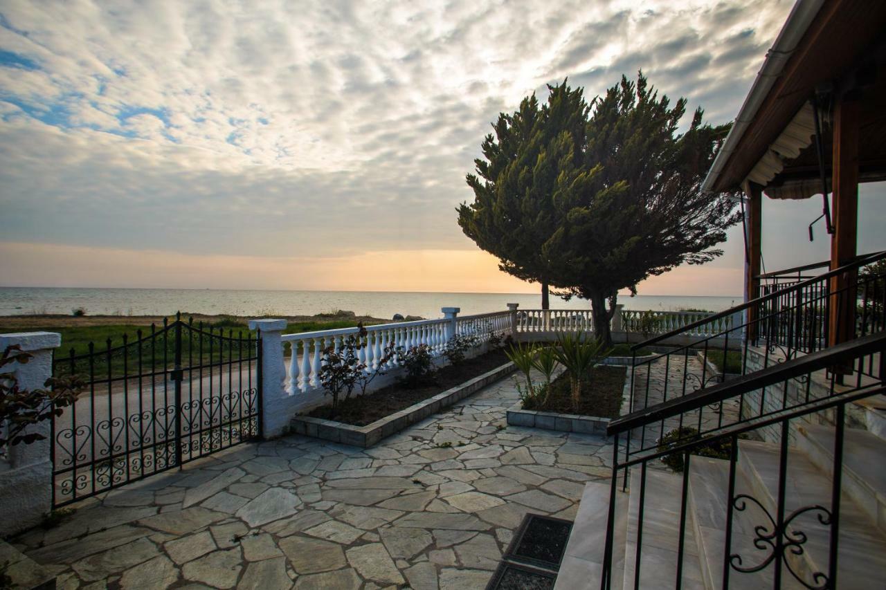 Halkidiki Seafront Beach House Vila Nea Kallikrateia Exterior foto